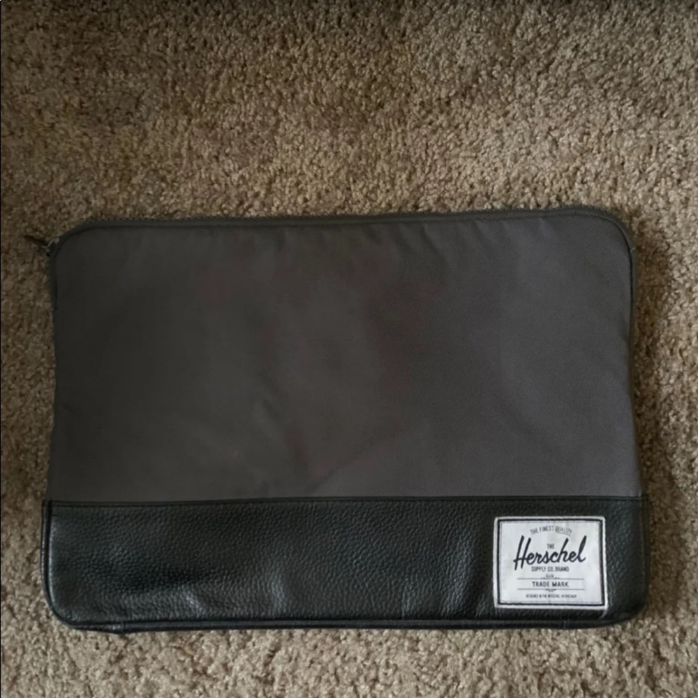 Herschel laptop case